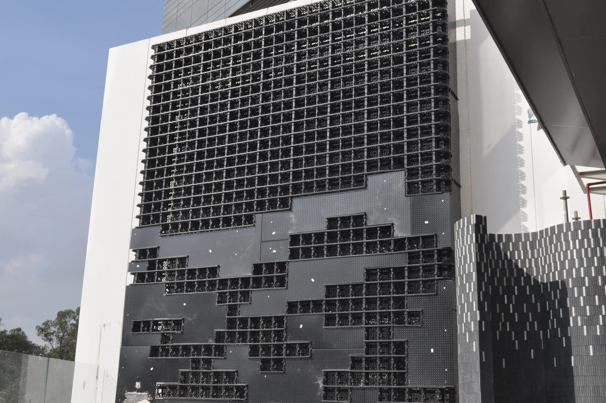 Jardim vertical Wallgreen Eco - Obra no Brasil