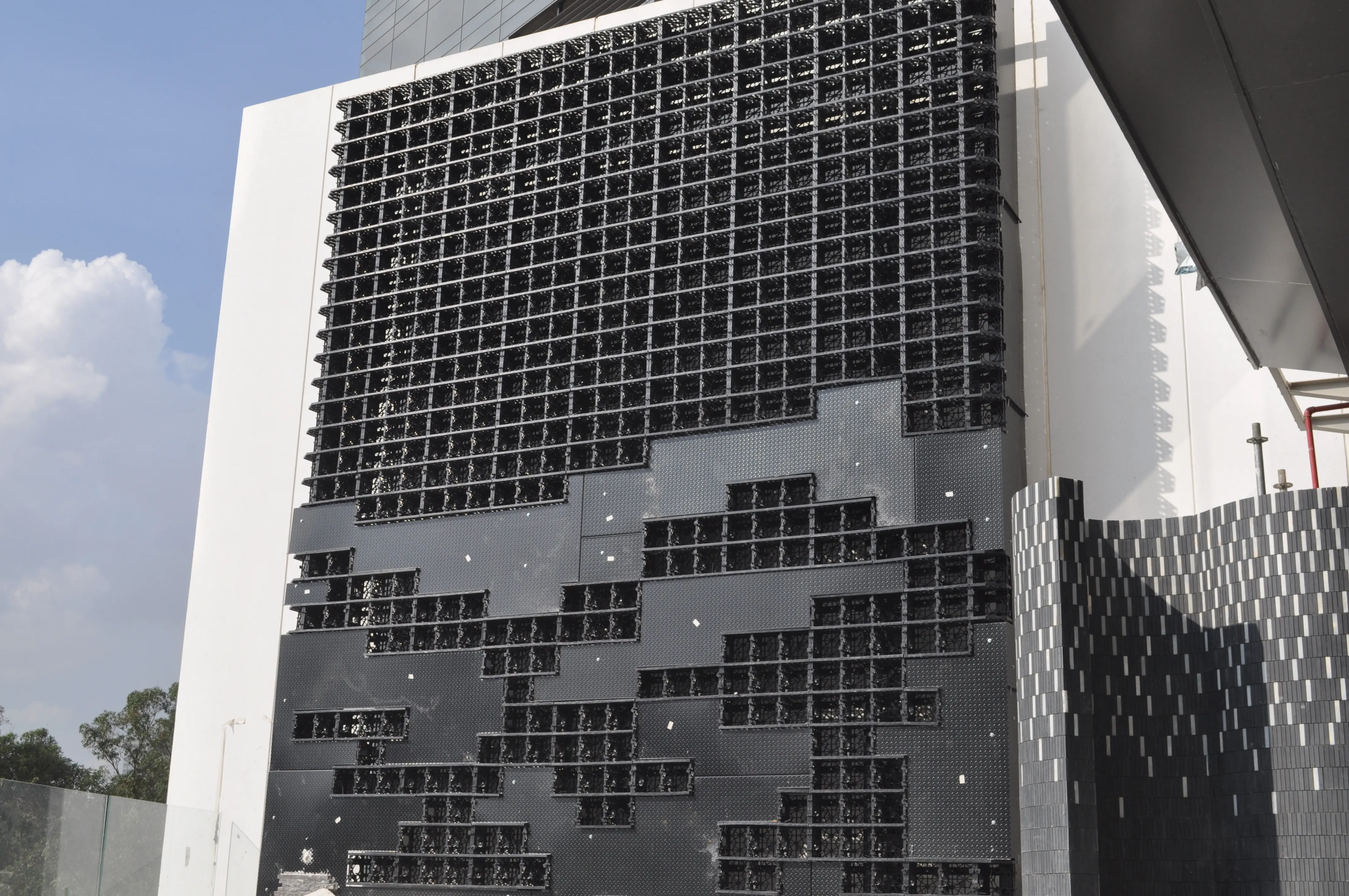 Jardim vertical Wallgreen Eco - Obra no Brasil